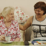 Unterhaltung zwischen Klientin und Pflegerin