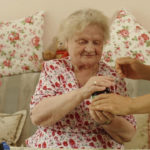 Klientin und Ihr Marmeladenglas